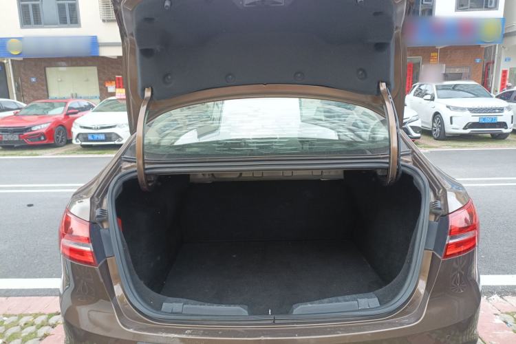 Used Ford Escort 2017 Happiness Edition 1.5L Automatic Fashion Version Trunk