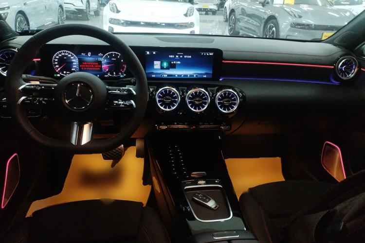 Used Mercedes-Benz A-Class 2025 A 200 L Fashion Model Center Console