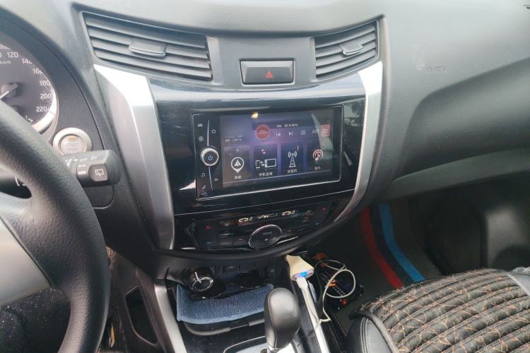 Used Nissan Terra 2018 2.5L Automatic 4x4 Luxury Edition Audio And AC Panel