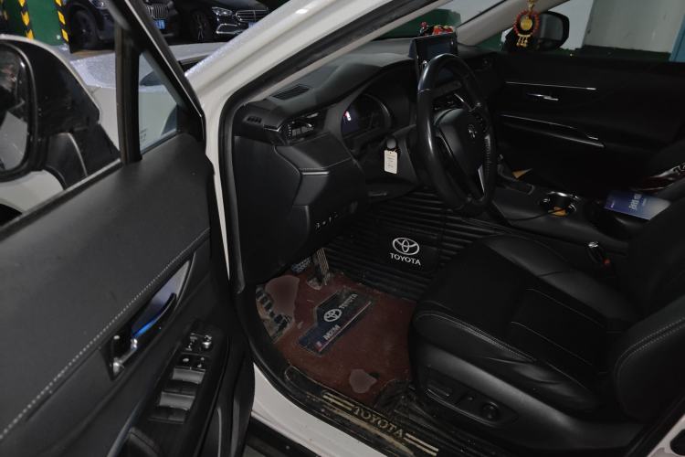 Used Toyota Harrier 2022 2.0L CVT Two-Wheel Drive Luxury Edition