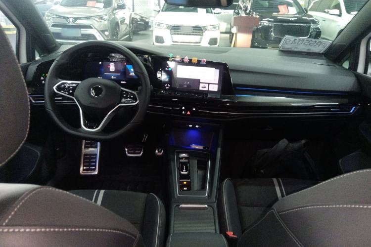 Used Volkswagen Golf 2021 280TSI DSG R-Line Center Console