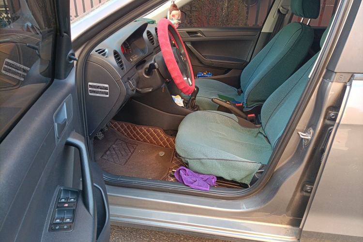 Used Volkswagen Jetta 2015 1.4L Manual Fashion Model