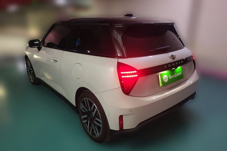 Used MINI Electric MINI COOPER 2025 456km COOPER E Classic Style
