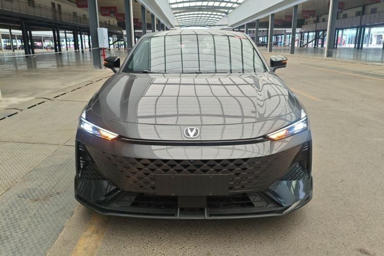 Used CHANGAN UNI-V 2024 1.5T Prestige Sport Edition Front