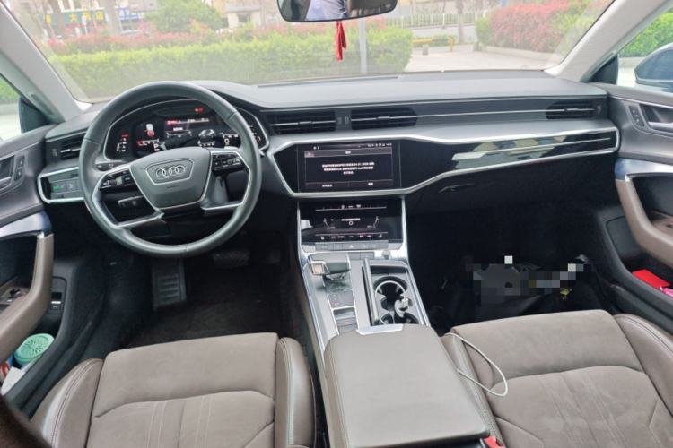 Used Audi A7L 2022 45 TFSI S-line Dream-Building Edition Center Console