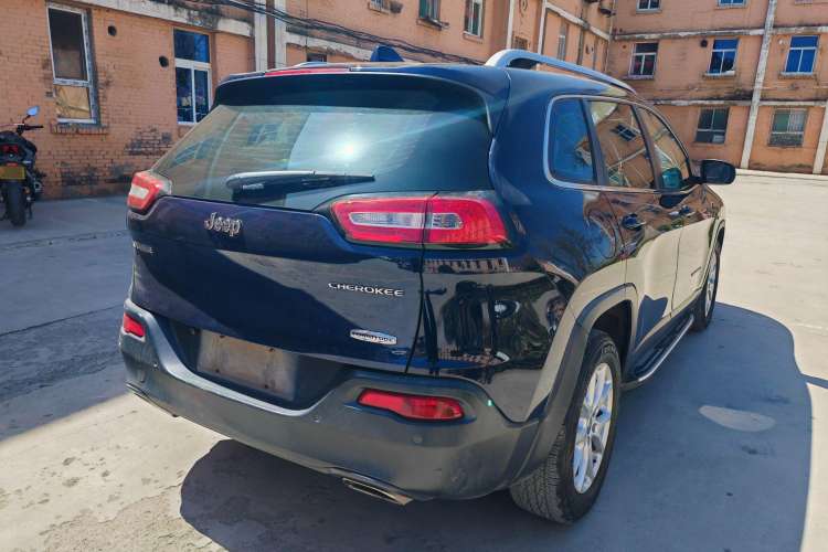 Used Jeep Cherokee 2016 2.4L Leading Edition