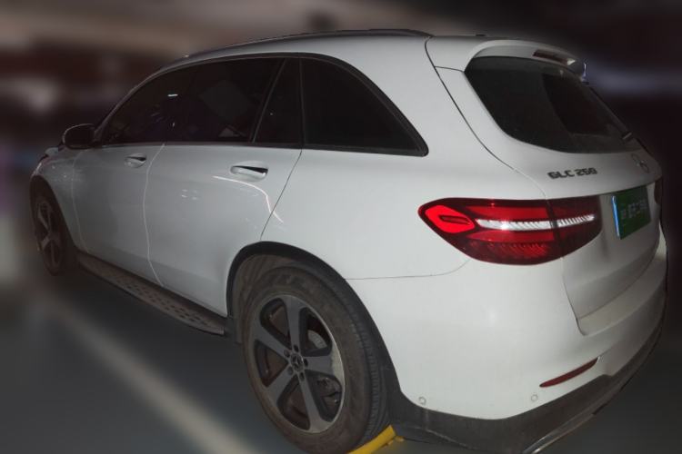 Used Mercedes-Benz GLC 2018 Facelift GLC 260 4MATIC Luxury Edition
