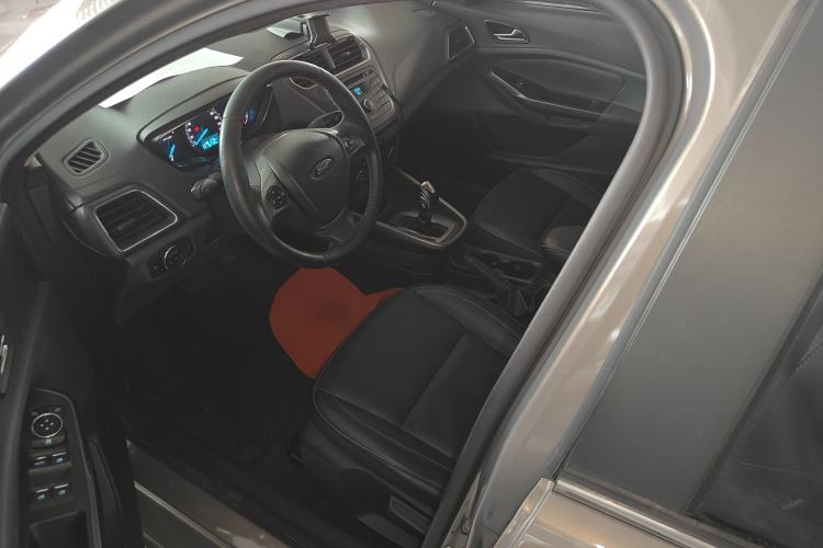 Used Ford Escort 2015 1.5L Automatic Fashion Model Left Front Seat