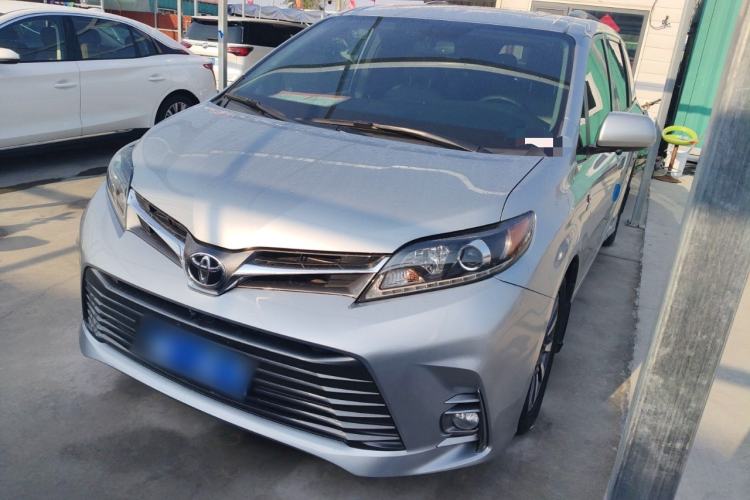 Used Toyota SIENNA 2019 3.5L Four-Wheel Drive XLE 7 Seats U.S. Specification