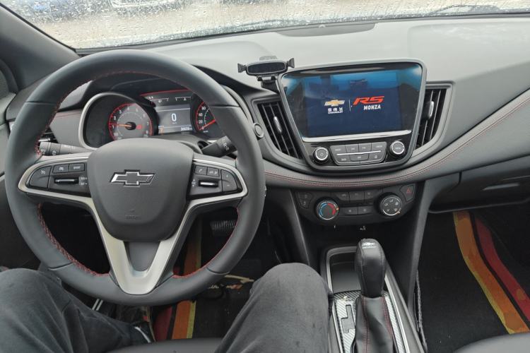 Used Chevrolet Monza 2022 Light Hybrid RS 330T Automatic Comfort Edition Center Console