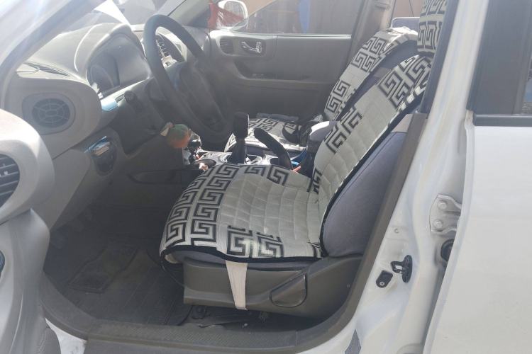 Used Huatai Santa Fe Classic 2012 2.0L Gasoline Manual Two-Wheel Drive with Sunroof
