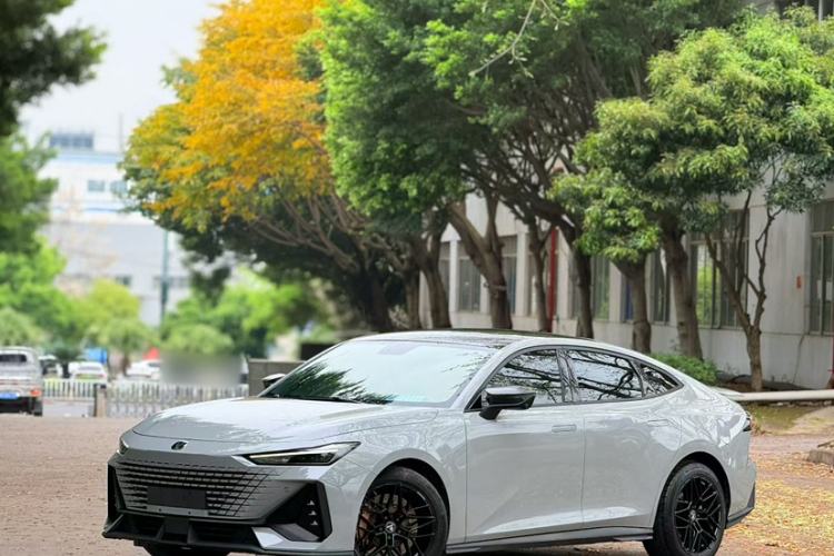 Used CHANGAN UNI-V 2022 1.5T Prestige Version