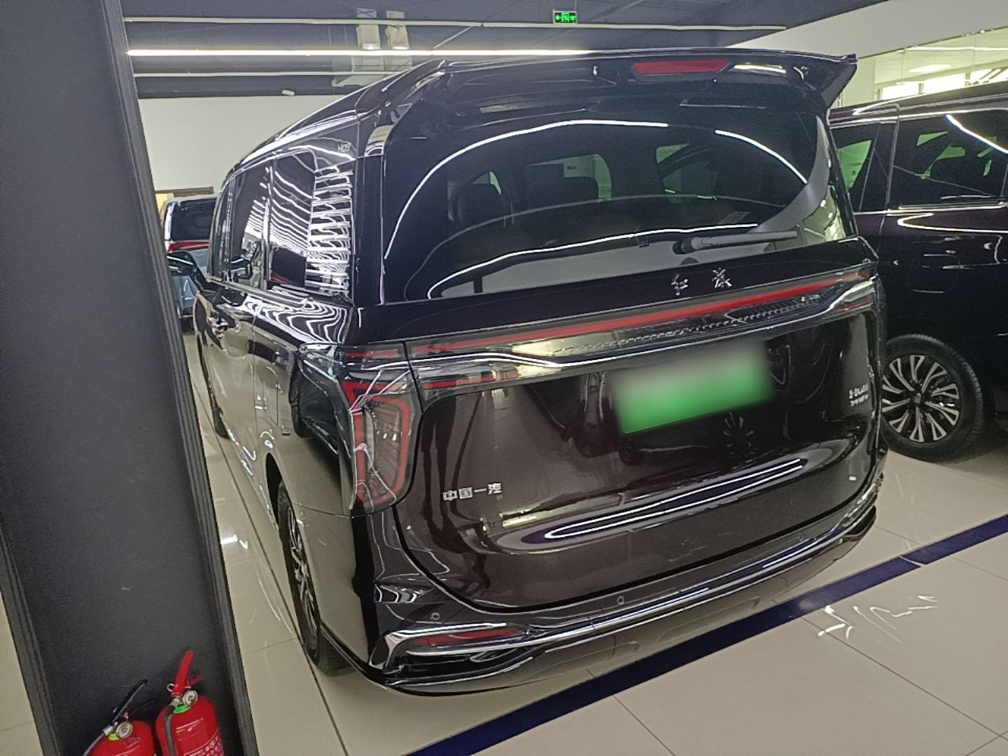 Hongqi HQ9 PHEV 2024 2.0T Four-Wheel Drive Business Edition — снимка 4