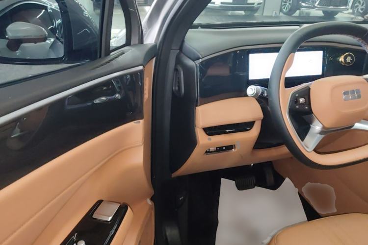 Used Geely Galaxy L7 2025 EM-i 115km Long-Range Version
