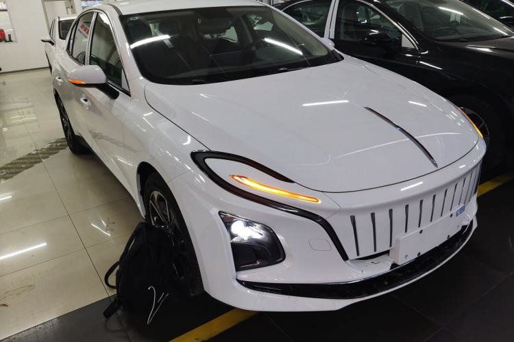 Used Hongqi E-QM5 2023 Revised Version Basic Travel Edition Front Right 45 Deg