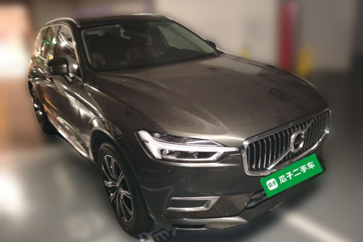 Used Volvo XC60 2020 T5 4x4 Smart Luxury Edition Front Right 45 Deg