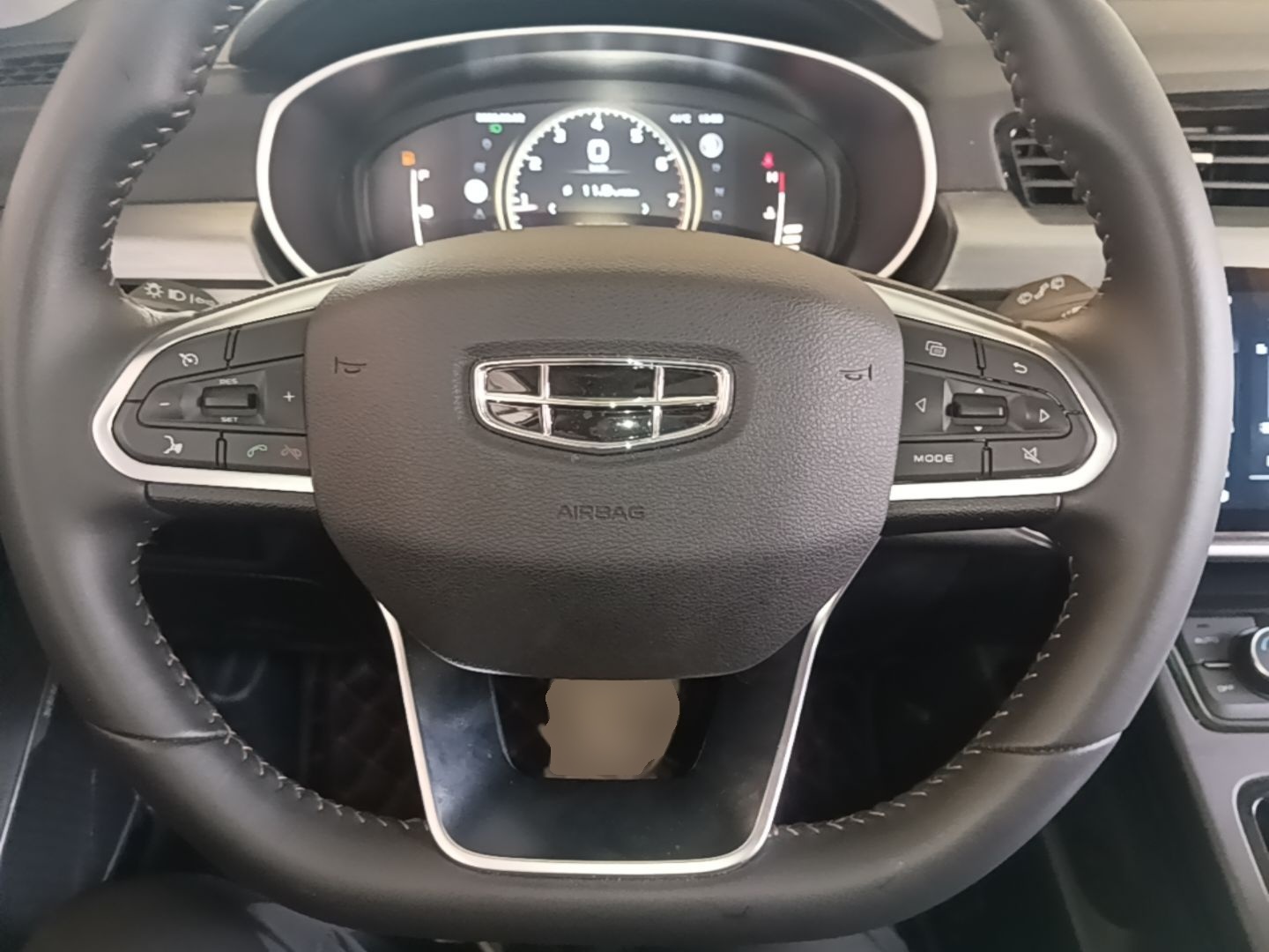 Geely Auto Emgrand X7 Sport 2022 1.8TD DCT Zhiya Trim — снимка 13