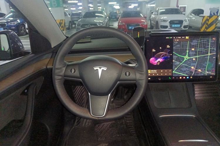 Used Tesla Model Y 2021 Long-Range All-Wheel-Drive Version
