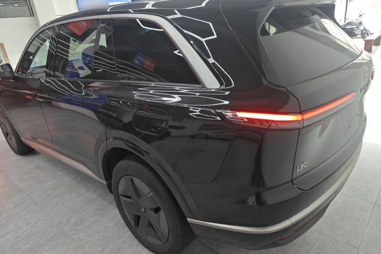 Used ONVO Luxeed L90 2025 Model—Max Six-Seater Version
