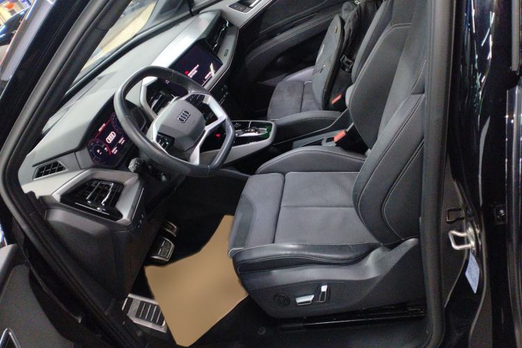 Used Audi Q5 e-tron 2023 40 e-tron Starry Edition Mecha Kit
