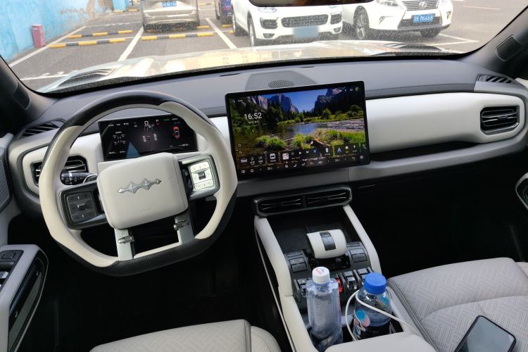 Used Formula Leopard Titanium 3 2025 501 km All-Wheel Drive Intelligent Driving Max Edition
