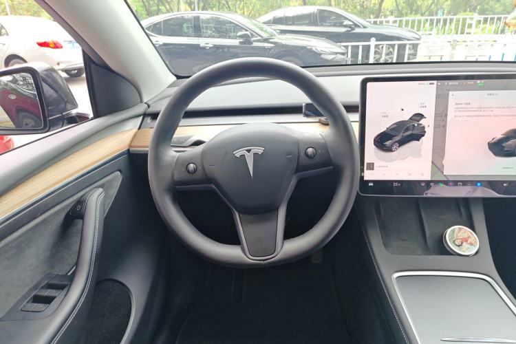 Used Tesla Model Y 2022 Revised Version Rear-Wheel Drive Steering Wheel
