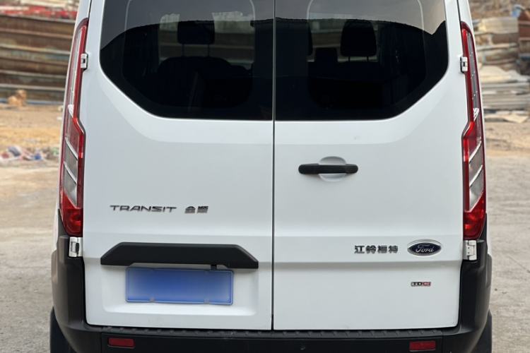 Used Ford Transit 2020 2.0T Diesel Multi-Function Commercial Vehicle Mid-Chassis Low-Roof Design with Dual Rear Doors Meeting China VI Emission Standards

