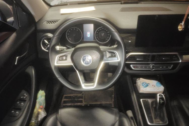 Used BYD Song 2021 Classic Edition 1.5T Automatic Elite Model Steering Wheel