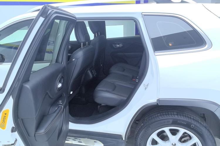 Used Jeep Cherokee 2017 2.0L Superior Edition