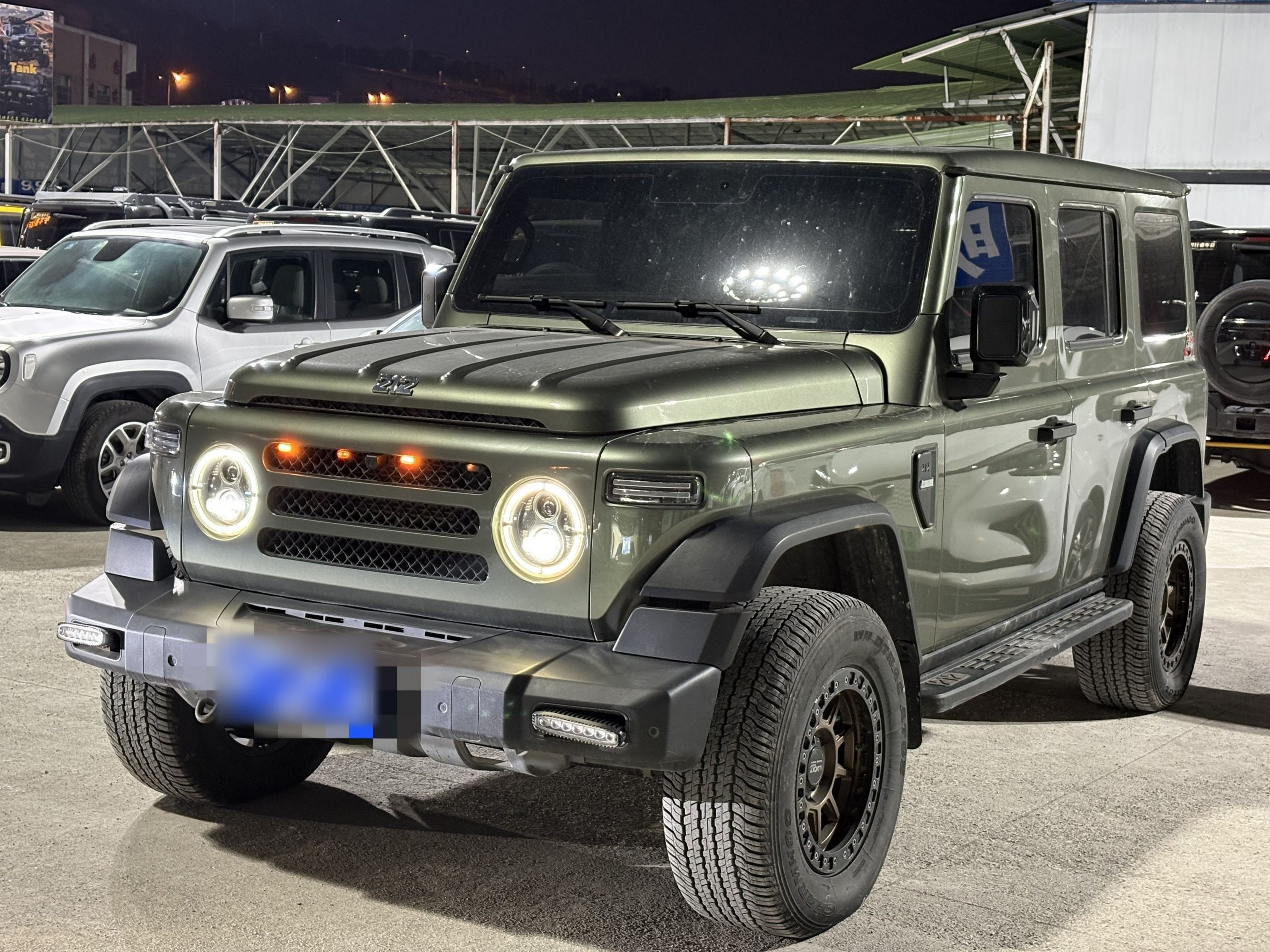 Под передней частью автомобиля