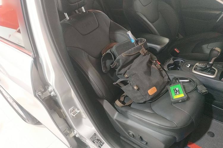 Used Jeep Cherokee 2016 2.4L Professional Smart Version