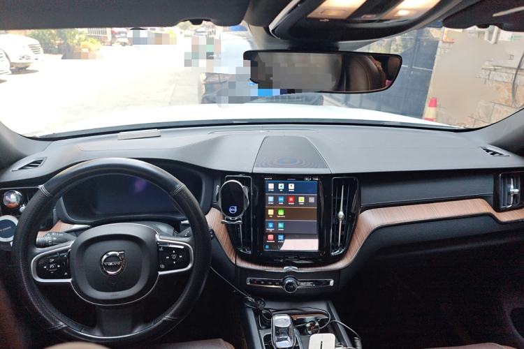 Used Volvo XC60 2024 B5 4x4 Smart Luxury Edition
