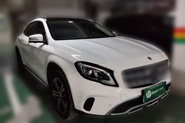 Used Mercedes-Benz GLA 2018 GLA 200 Fashion Model Front Right 45 Deg