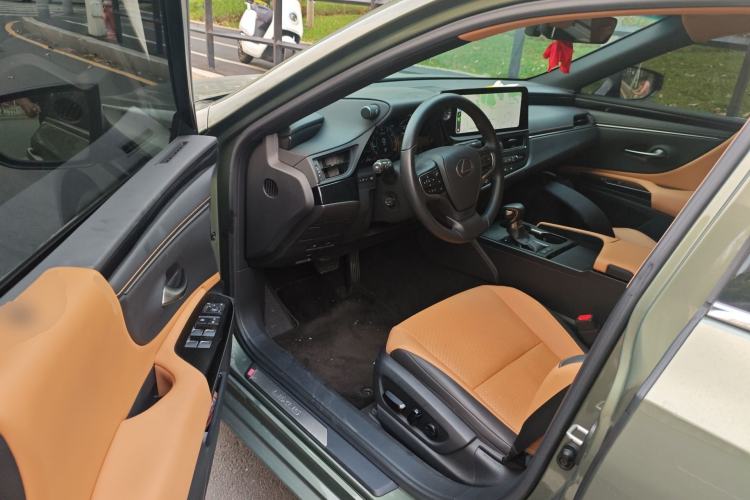 Used Lexus ES 2022 200 Excellence Edition Driver Seat