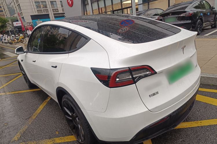 Used Tesla Model Y 2021 Long-Range All-Wheel-Drive Version
