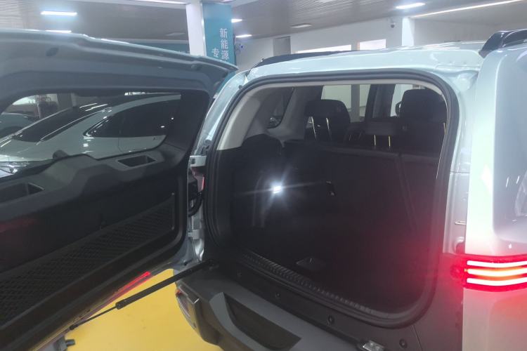 Used Formula Leopard Titanium 3 2025 501KM All-Wheel Drive Intelligent Driving Ultra Version