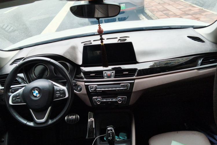 Used BMW X1 2020 sDrive25Li Leading Model
