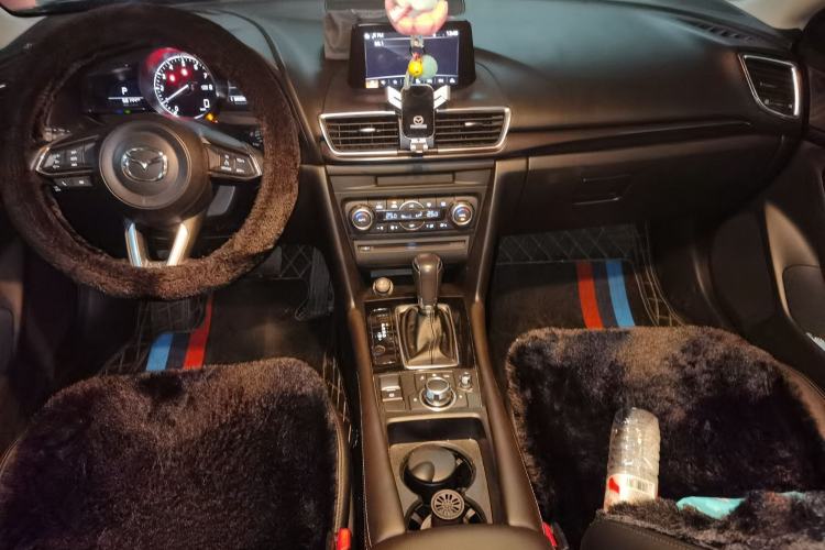 Used Mazda Mazda 3 Axela 2017 Hatchback 2.0L Automatic Sport Model China V Emission Standard