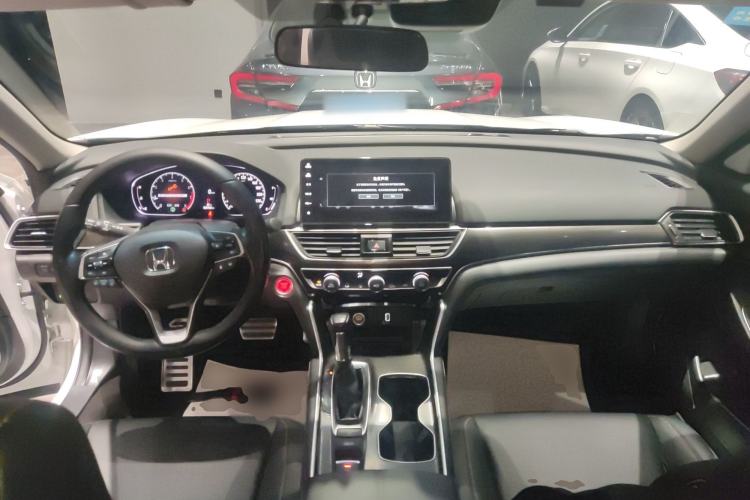 Used Honda Accord 2022 260TURBO Phantom Night · Prestige Edition Center Console