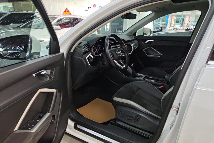 Used Audi Q3 2019 35 TFSI Advanced Dynamic Edition
