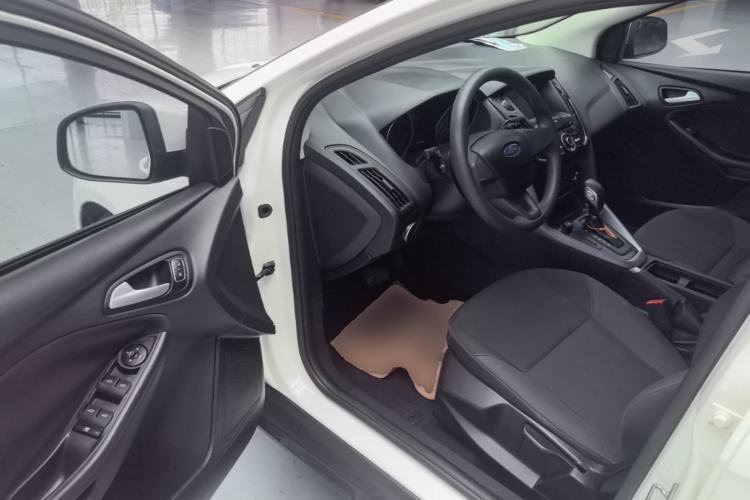 Used Ford Focus 2017 Hatchback 1.6L Automatic Comfort Plus SmartDrive Edition
