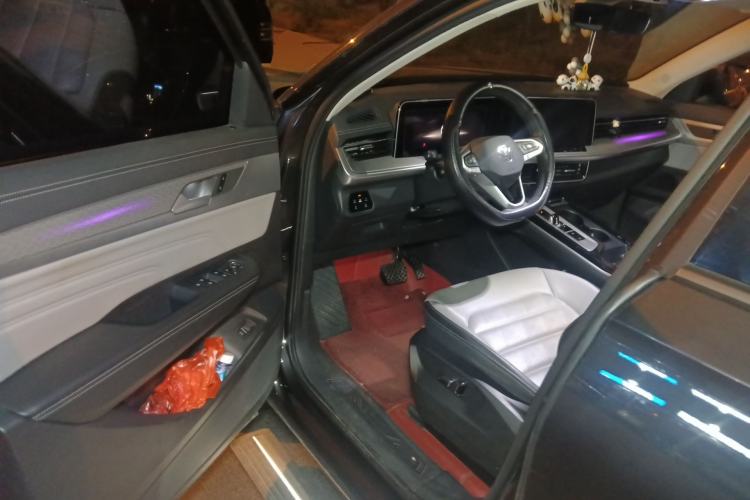 Used Volkswagen Tavendor 2023 330TSI Luxury Touring Edition Driver Seat