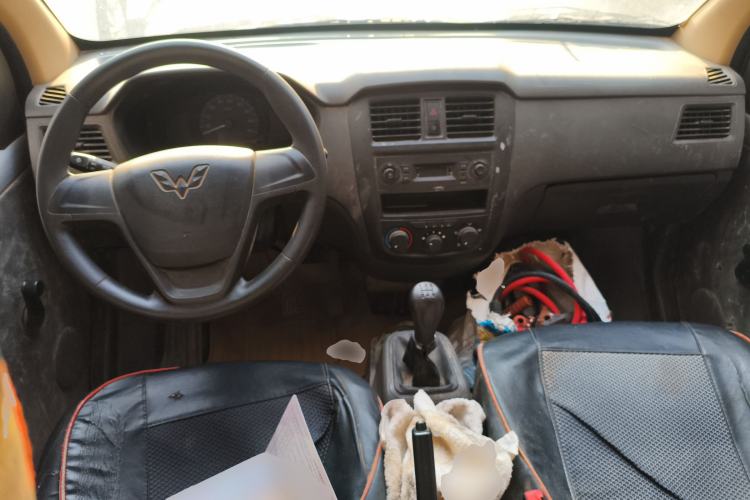 Used Wuling Rongguang 2014 1.2L S Standard Model
