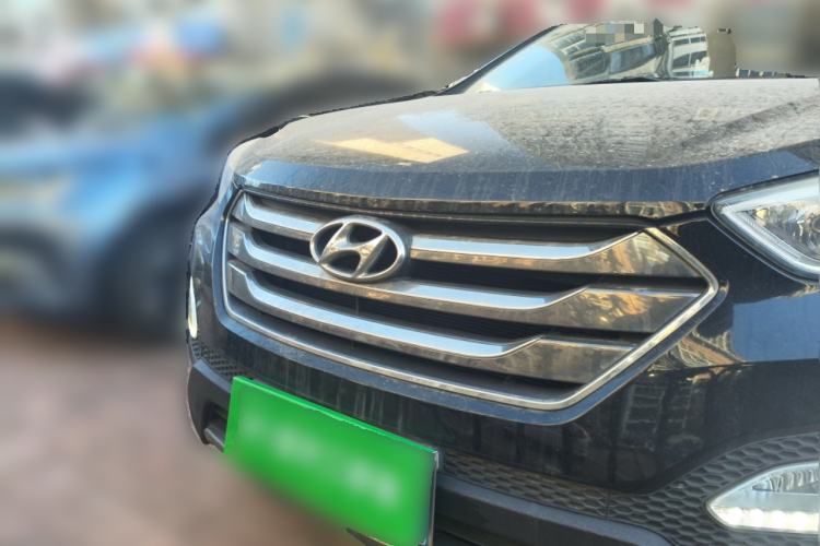 Used Hyundai Santa Fe 2013 2.4L Automatic 4x4 Smart Version Front