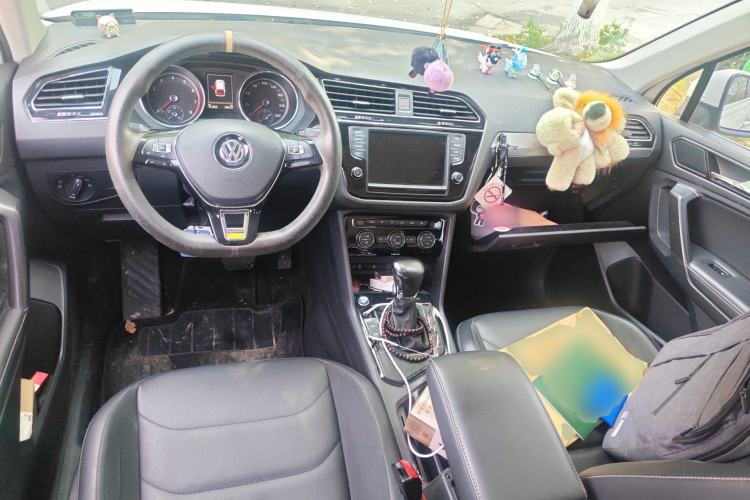 Used Volkswagen Tiguan L 2018 330TSI Automatic Two-Wheel Drive Luxury Edition Center Console