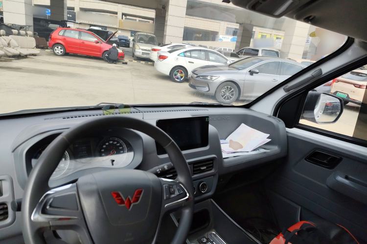 Used Wuling Yangguang 2024 300km Comfort Version with Sealed Windows 60kW