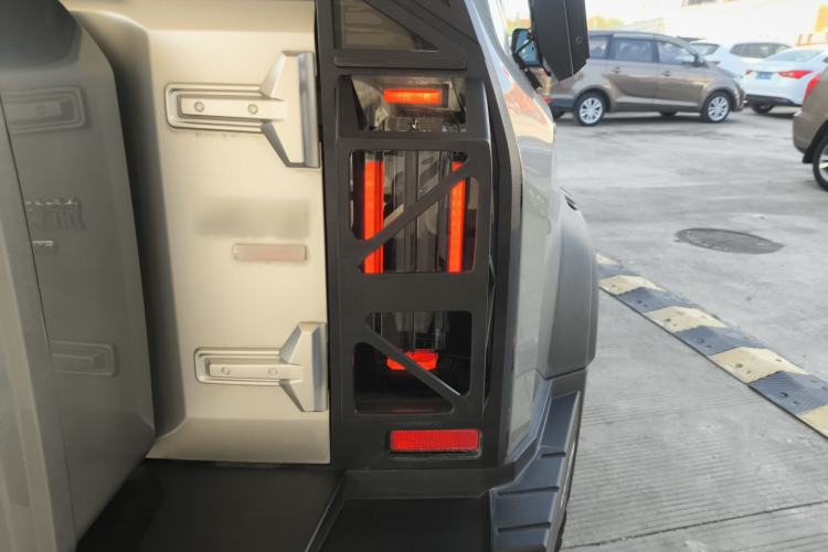 Used JETOUR Traveler 2024 2.0T All-Wheel-Drive Silver Dragon Wings