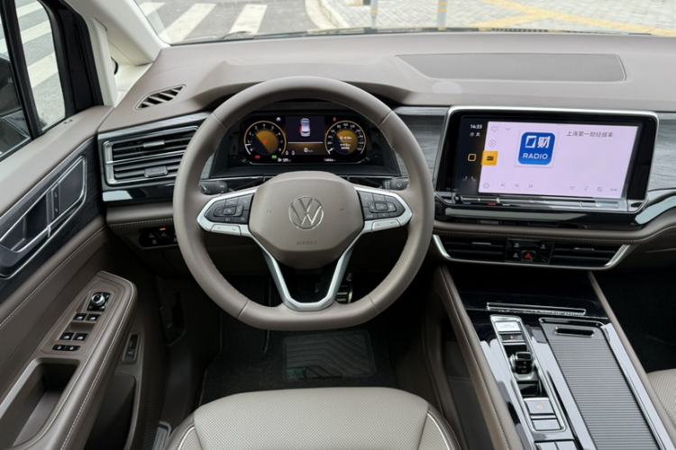 Used Volkswagen Viloran 2024 380TSI Premium Edition Interior 11