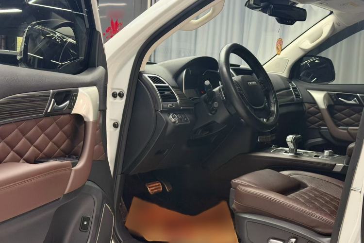 Used Haval H9 2020 2.0T Gasoline 4WD Premium Edition 5 Seats Interior 2