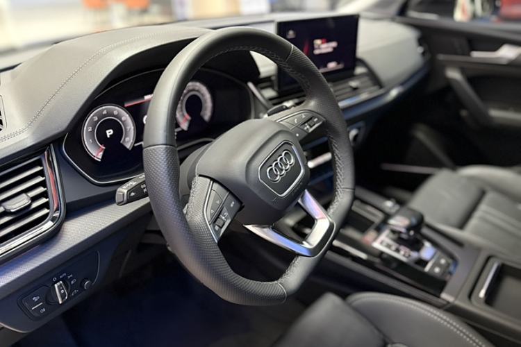 Used Audi Q5L 2022 Updated 45T Luxury Dynamic Version
